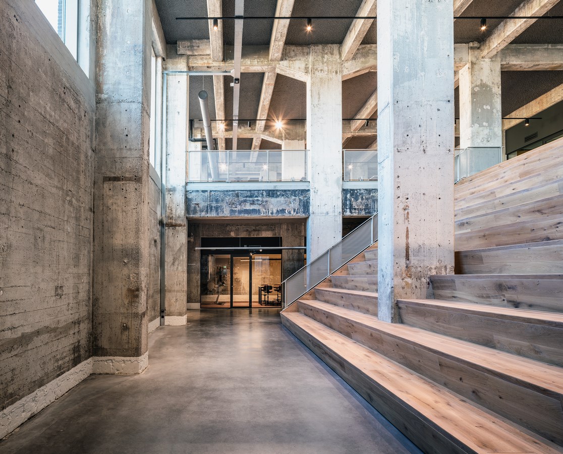 Factory hall transforms into dynamic office by HofmanDujardin - Sheet6