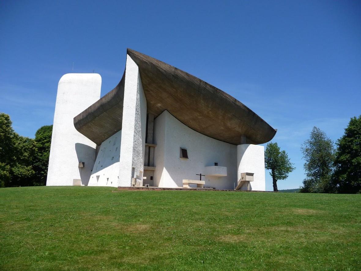 How does Architecture overlap with various fields?- sheet3