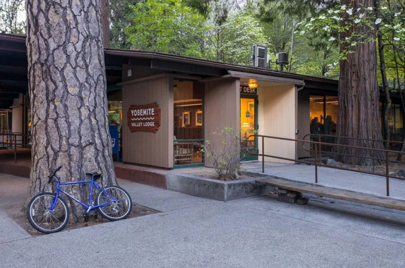 Yosemite Lodge at the Falls - Sheet2