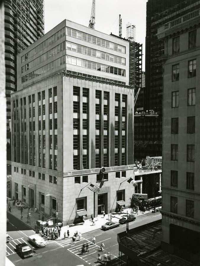 Tiffany & Co’s Fifth Avenue flagship with a rooftop glass addition designed by OMA - Sheet2