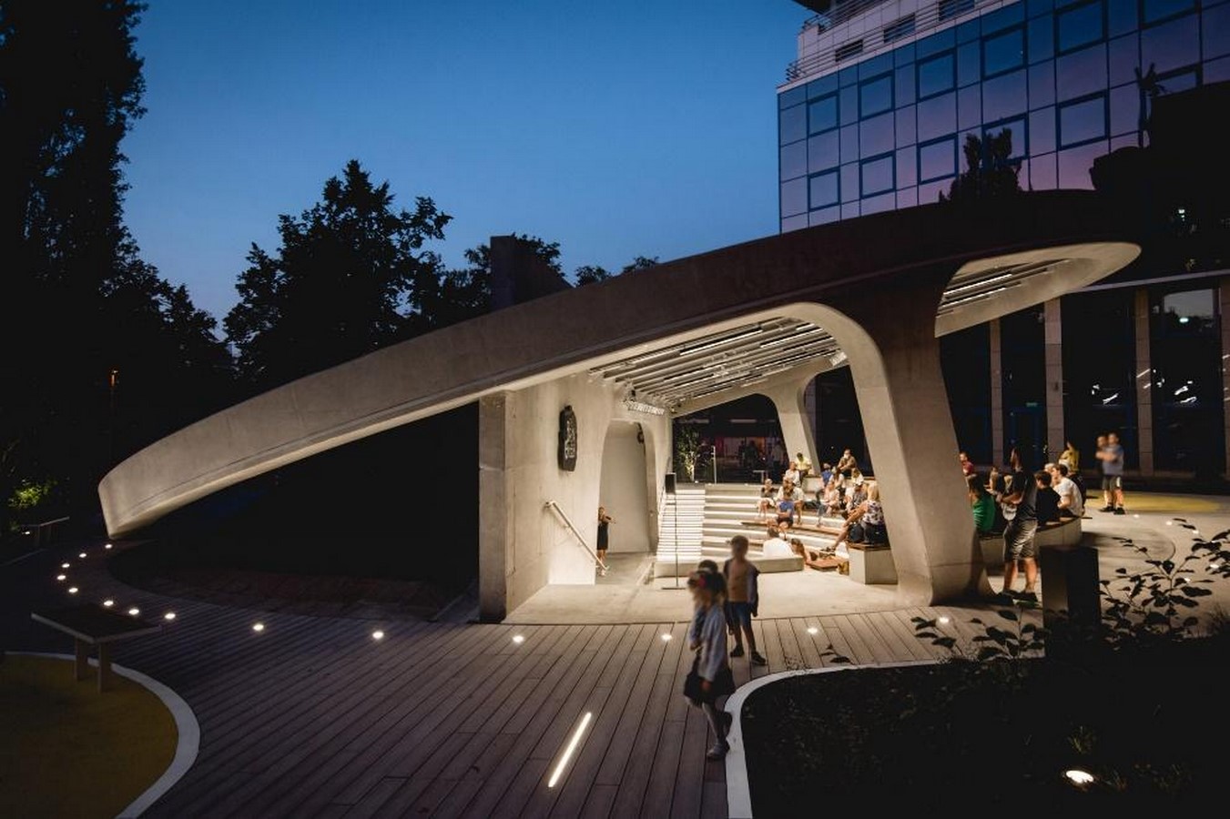 A concrete amphitheater as an 'open, democratic space' in Warsaw designed by Lina - Sheet2