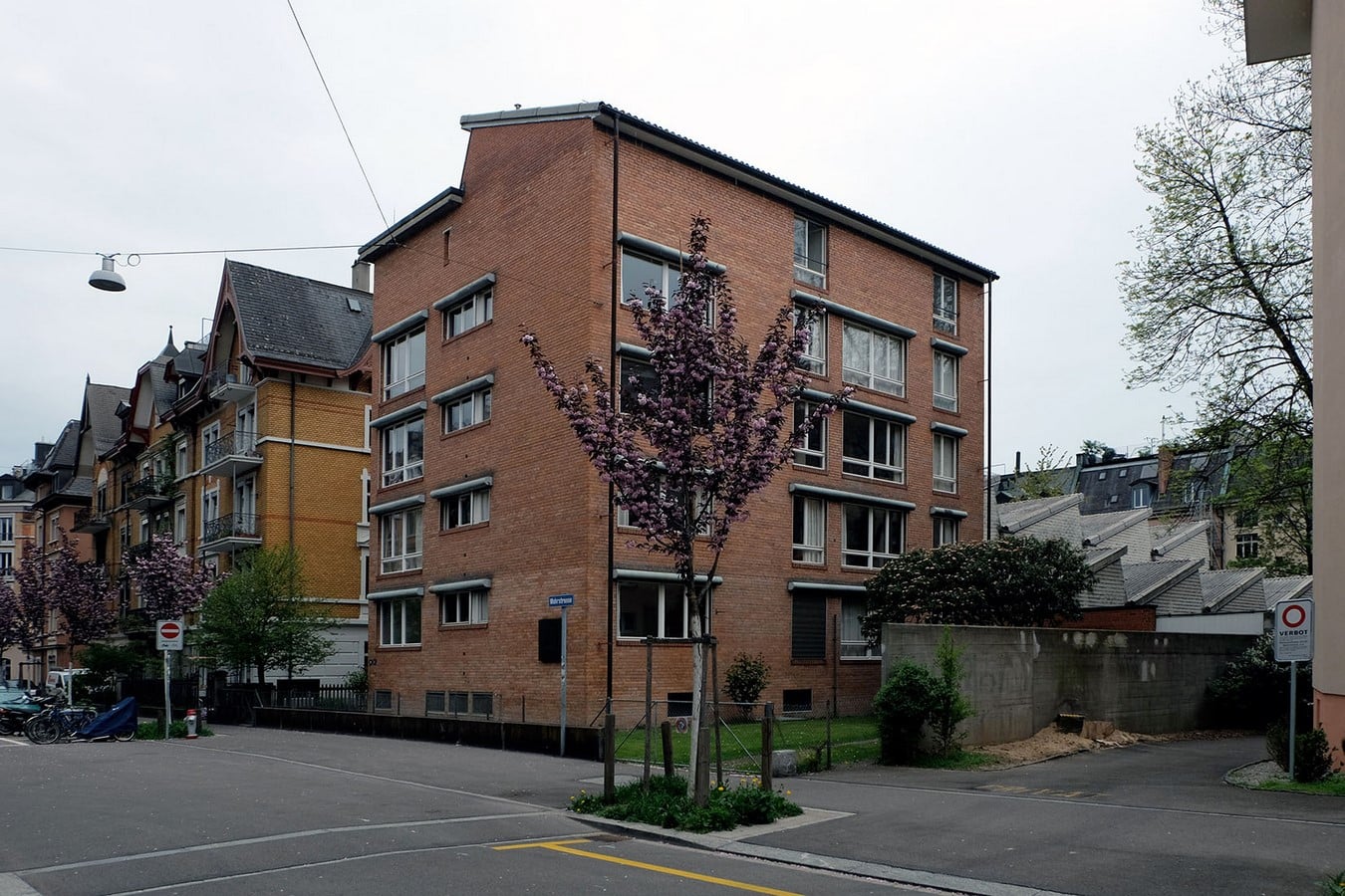 Atelier and Apartments for Cooperative Painter and Sculptor