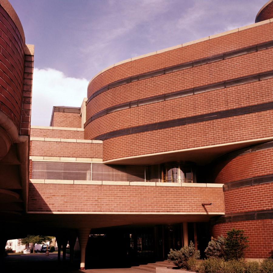 Administration building of S.C. Johnson by Frank Lloyd Wright: A space that impacted - Sheet4