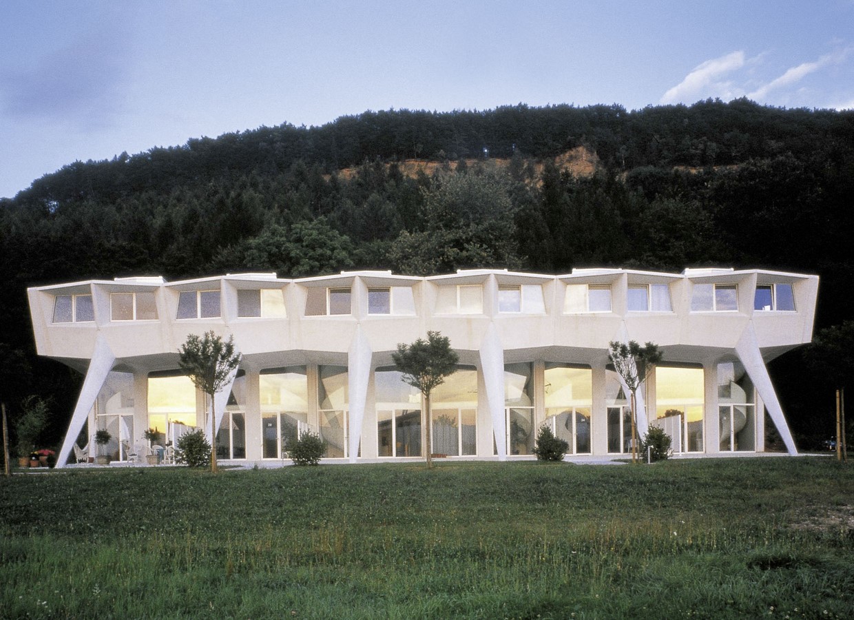 BUCHEN HOUSING ESTATE (1996)