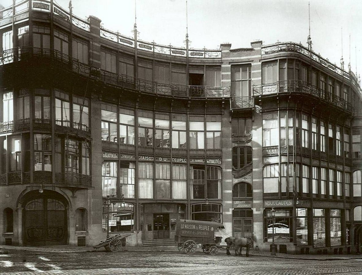 Case Study: Maison Du Peuple by Victor Horta: An example of "Brusselization" - Sheet6