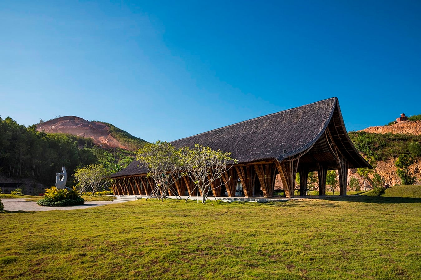 Highly-Curved Bamboo Roof For Visiting Center For Huong An Vien Cemetery created by VTN Architects - Sheet8
