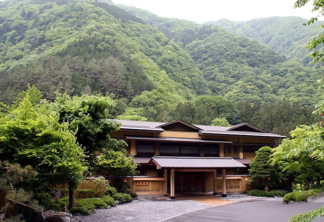Nishiyama Onsen Keiunkan by Fujiwara Mahito: World's oldest Hotel - Sheet1