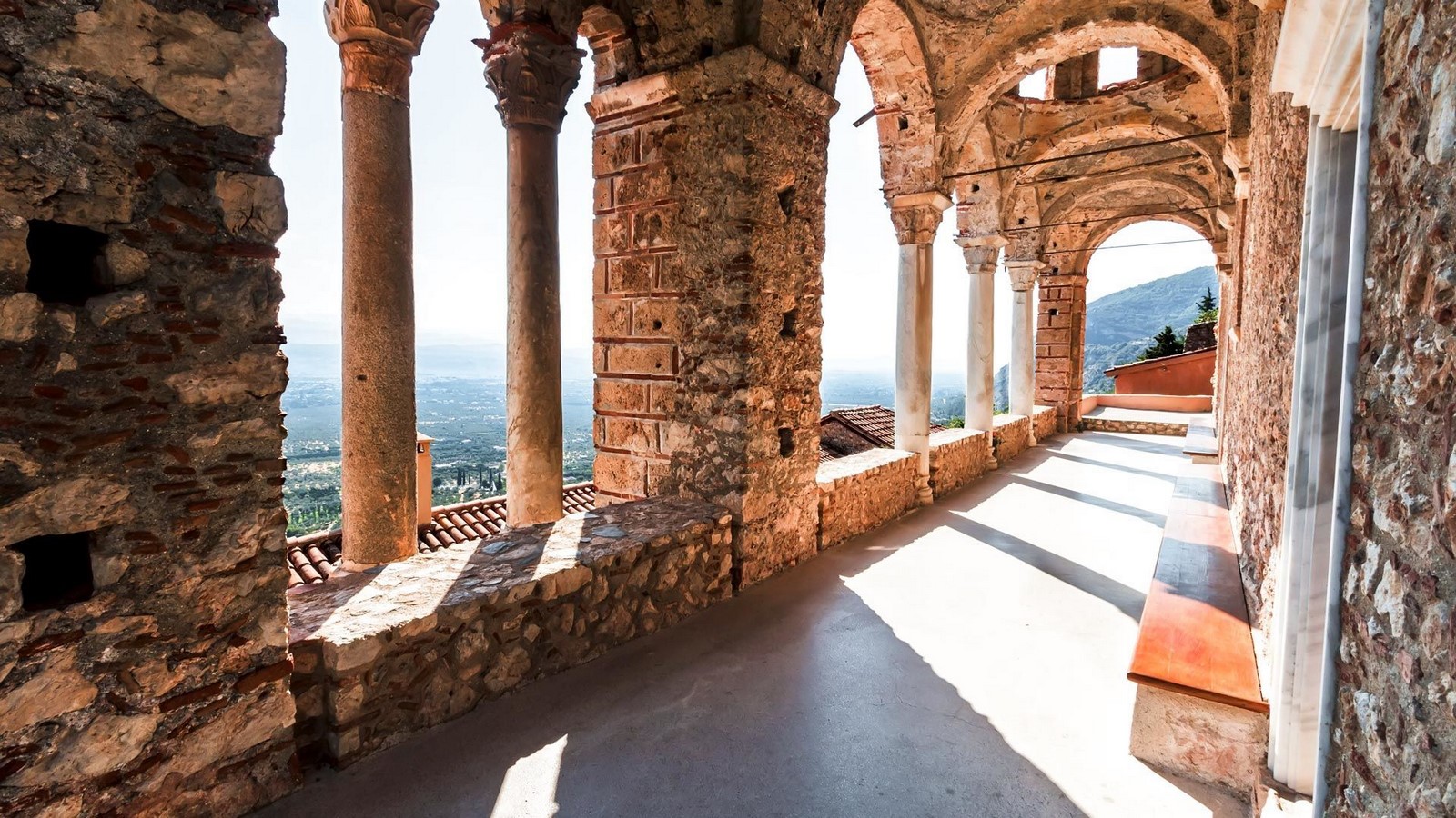 10 Reasons why architects must visit Greece
