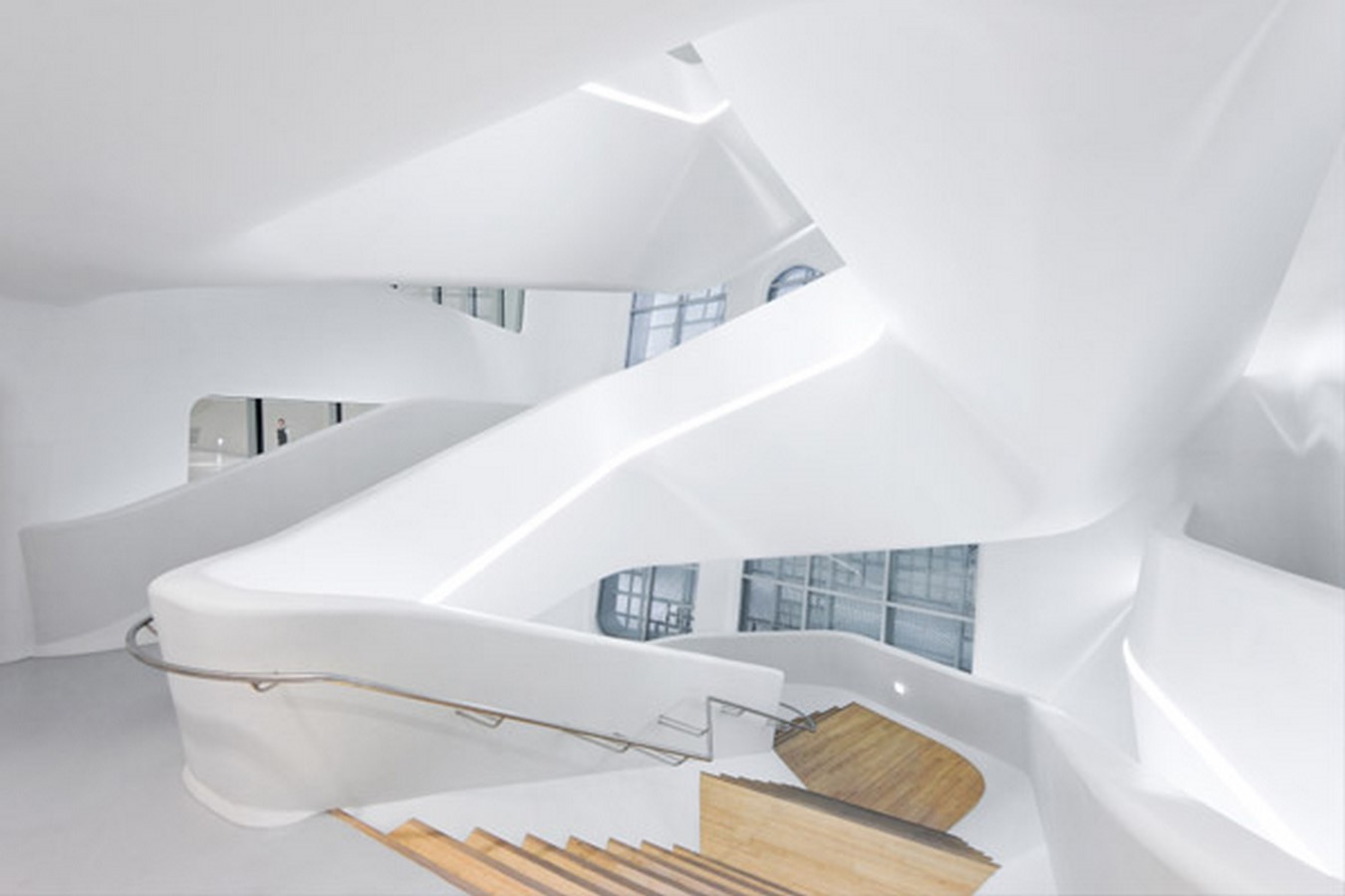 Dongdaemun Design Plaza by Zaha Hadid and Samoo - Sheet2