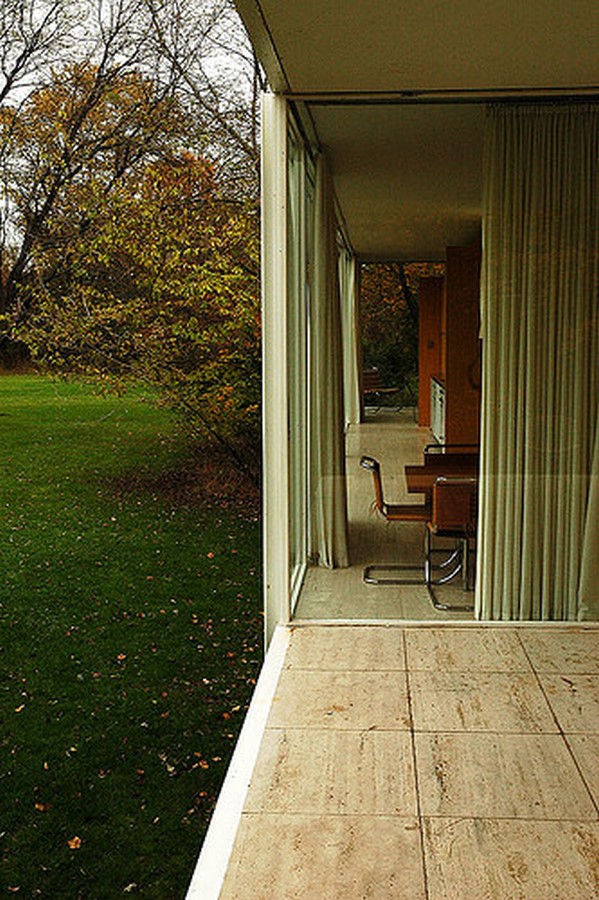 Farnsworth House by Mies van der Rohe: A bond between the House and Nature - Sheet7