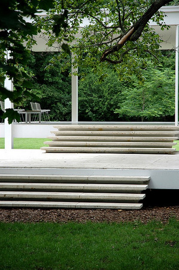 Farnsworth House by Mies van der Rohe: A bond between the House and Nature - Sheet9