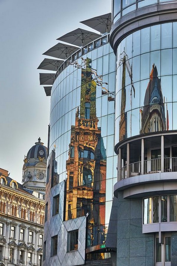 The Haas Haus by Hans Hollein: Contrasting with the adjacent - Sheet3