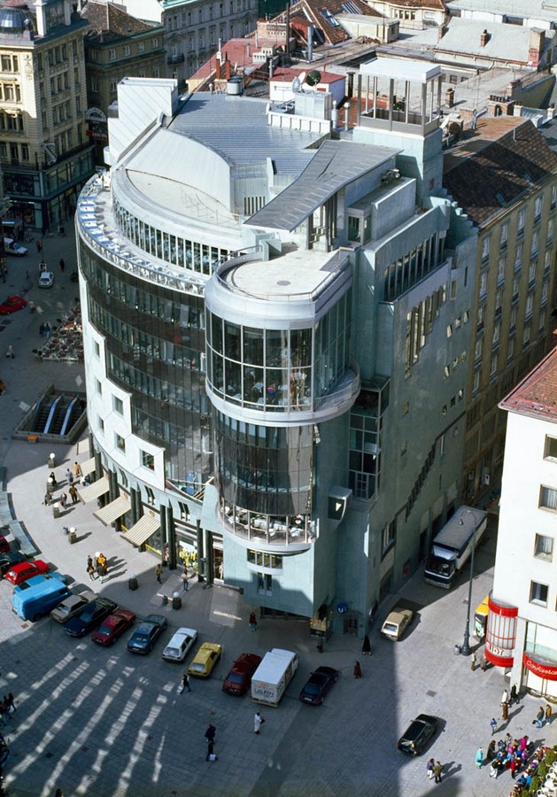 The Haas Haus by Hans Hollein: Contrasting with the adjacent - Sheet4