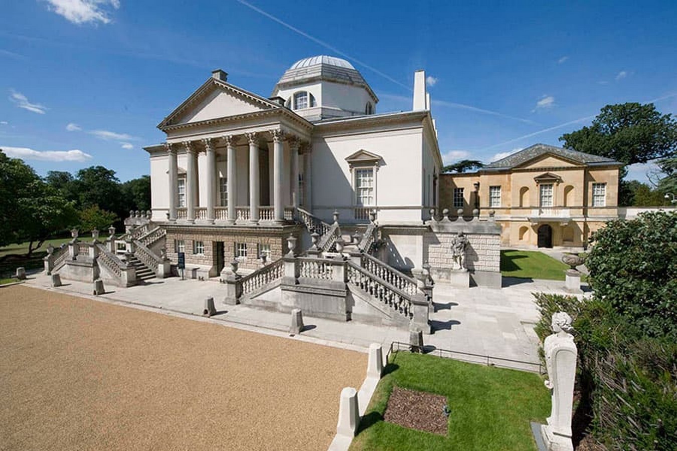 Neoclassical architecture is thought to have developed in two phases: