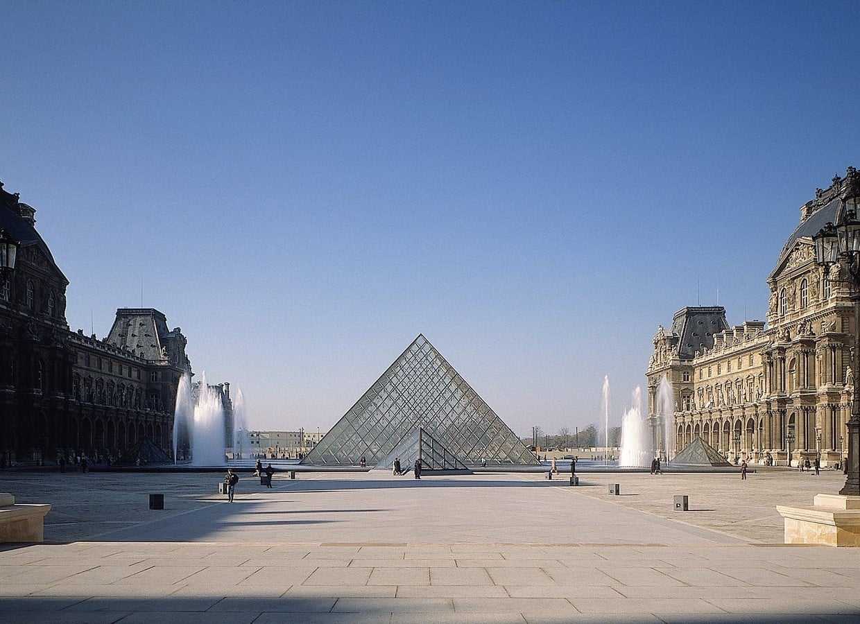 Louvre Pyramid by I.M, Pei: The Glass Pyramid- Sheet2