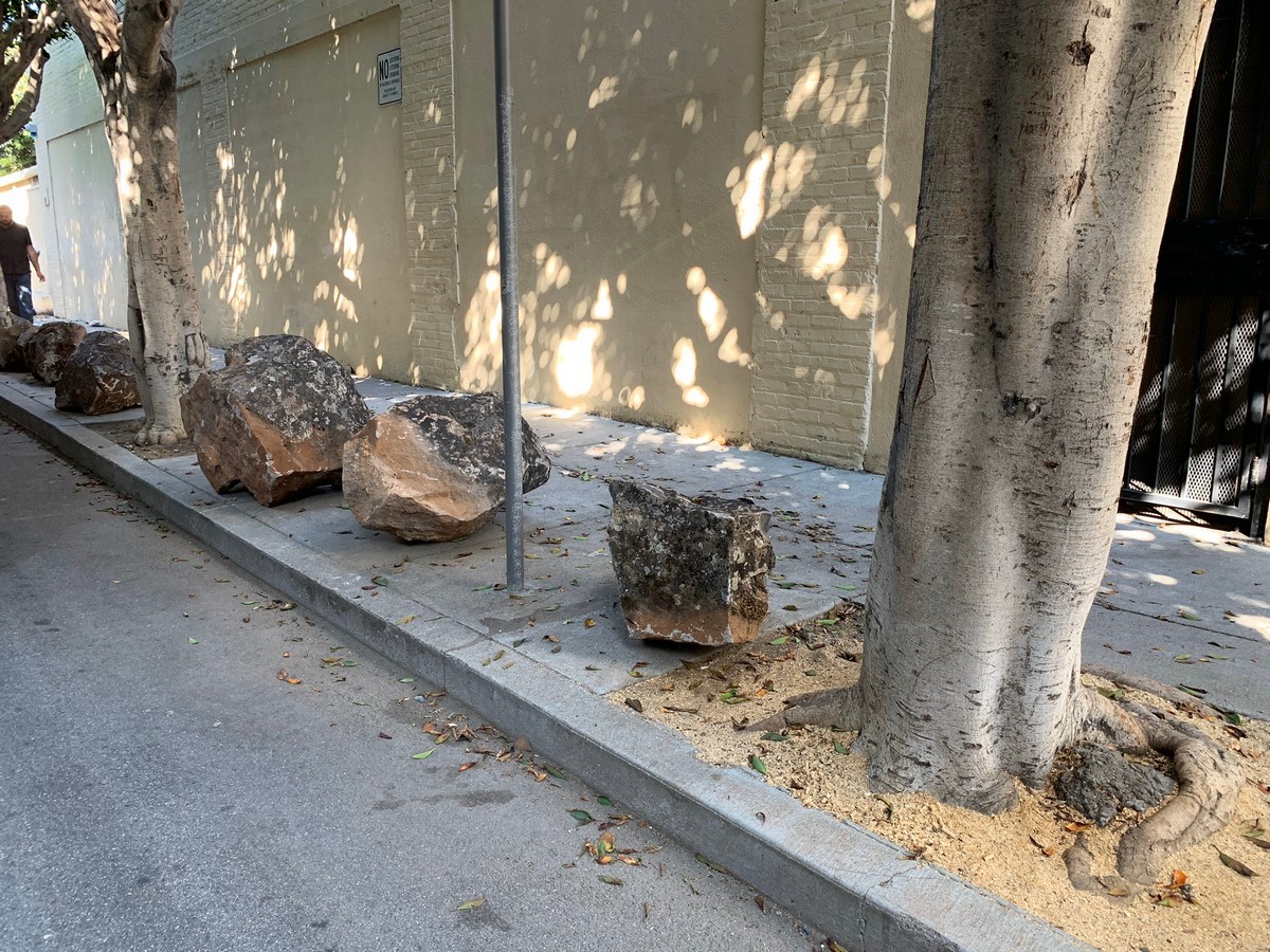 Hostile Architecture - Sidewalk boulders in San Francisco, USA- Sheet1