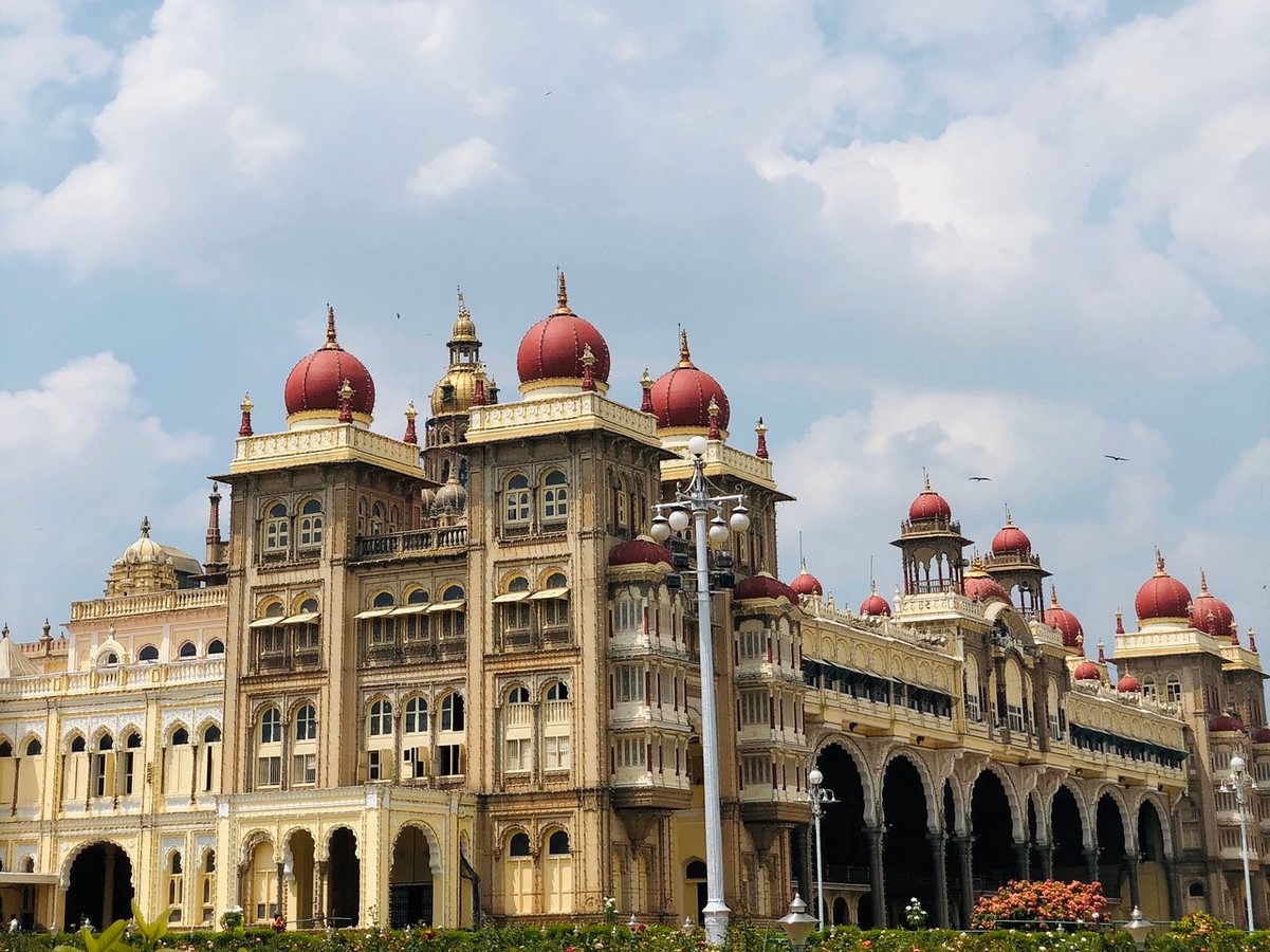 Architecture of royalty- Elements that make architecture royal.- Sheet1
