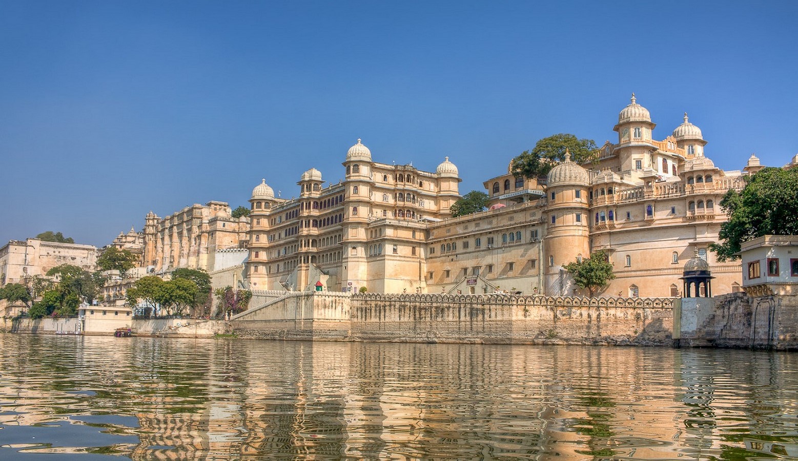 Architecture of royalty- Elements that make architecture royal.- Sheet5