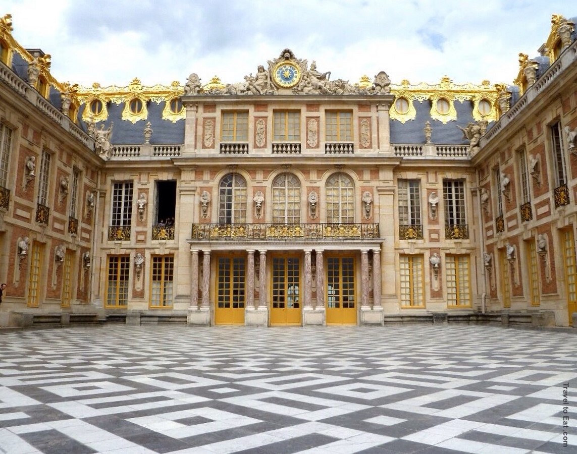 Architecture of royalty- Elements that make architecture royal.- Sheet9