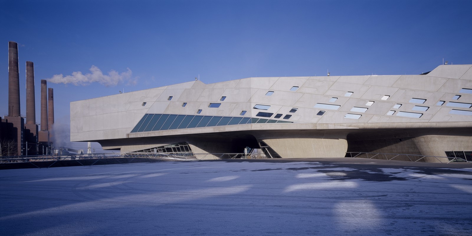Phaeno Science Centre by Zaha Hadid: An architectural adventureplayground - Sheet1
