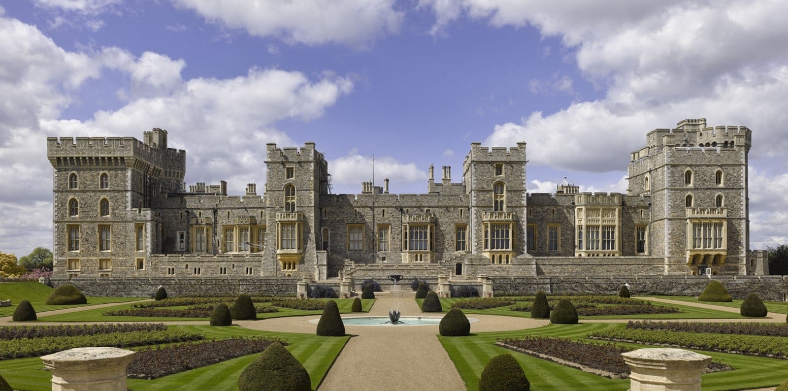 Architectural elements that depicted royalty in palaces and castles of Europe- Sheet7