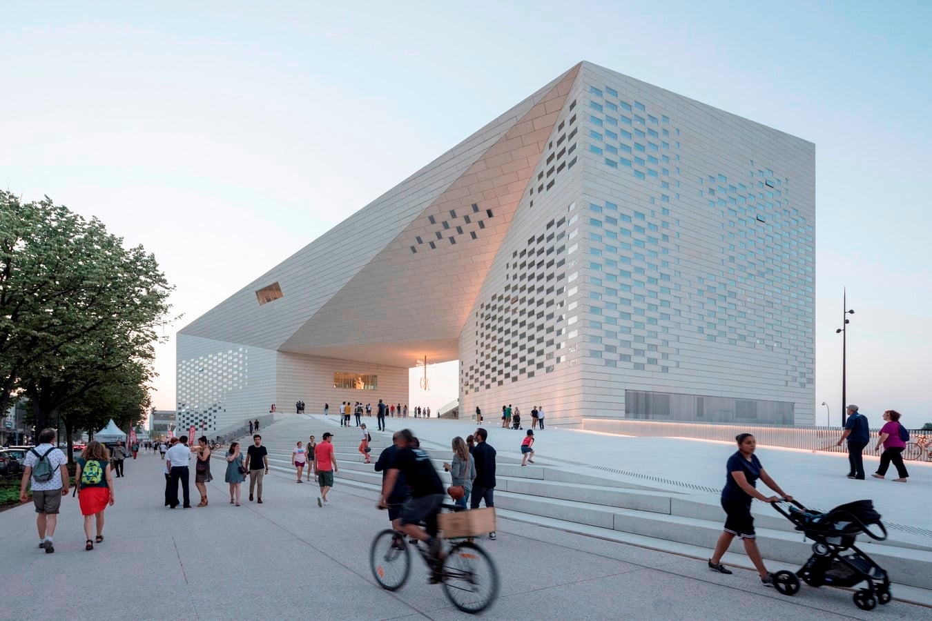 10 Famous structures of Bordeaux, France - Sheet7