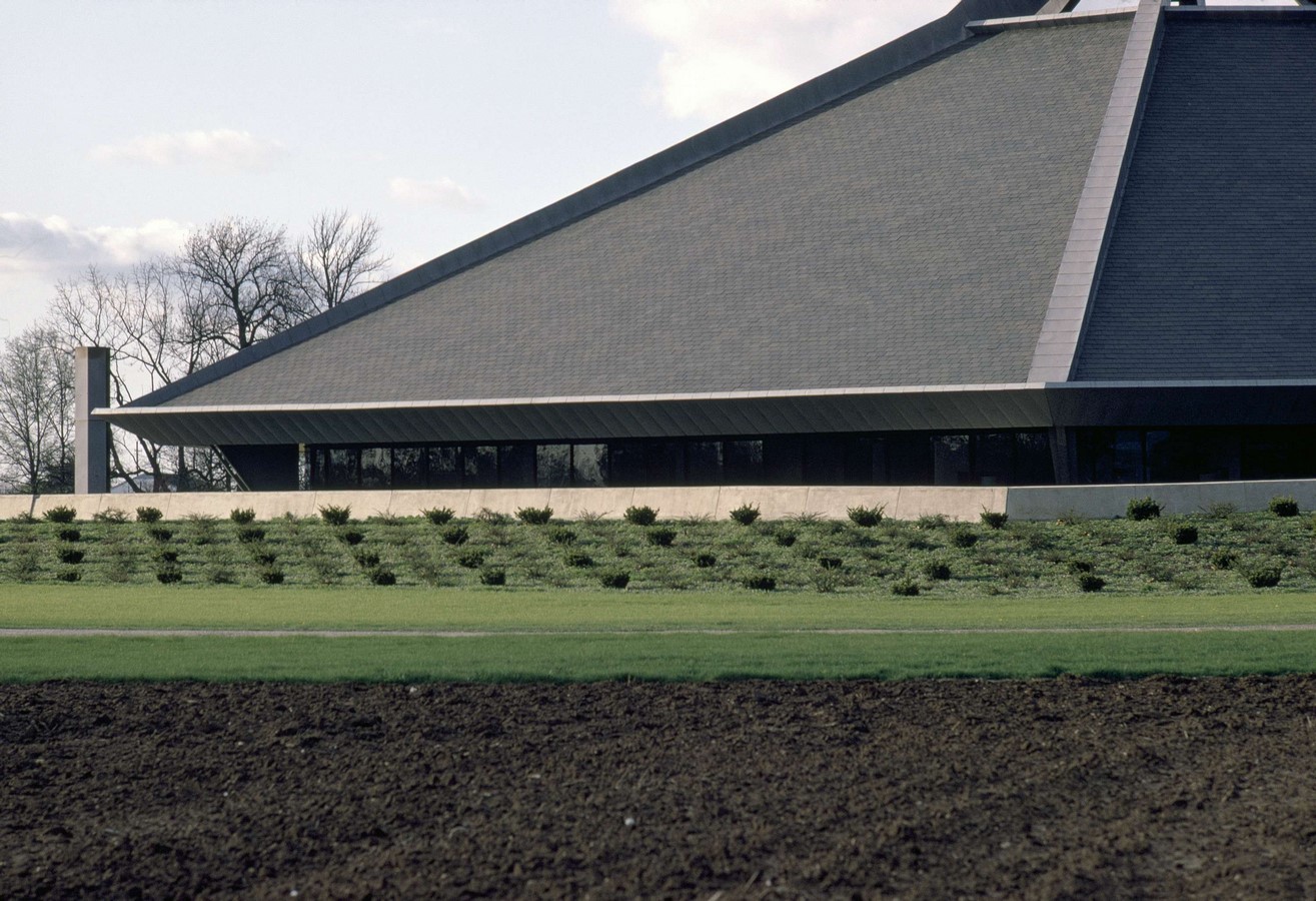 North Christian Church by Eero Saarinen: Church inspired from Angkor Wat and Borobudur - Sheet15
