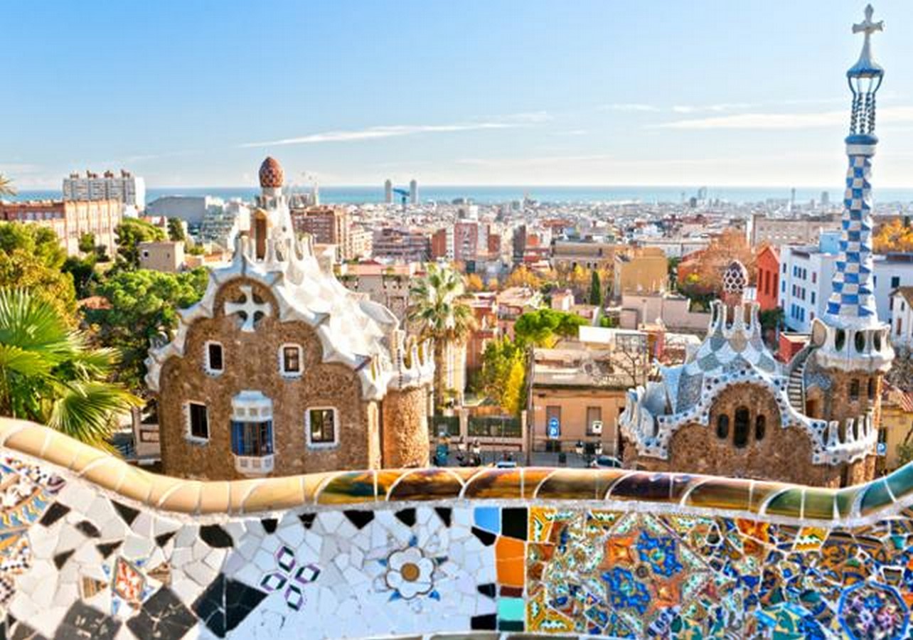 Park Güell by Antoni Gaudi: House turned Museum - Sheet5