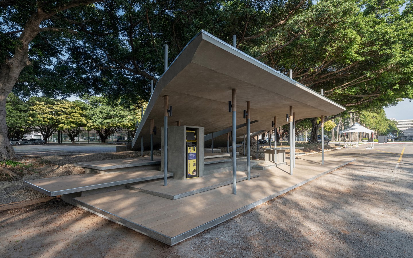 Rethinking the architecture of Bus Stands- Sheet5