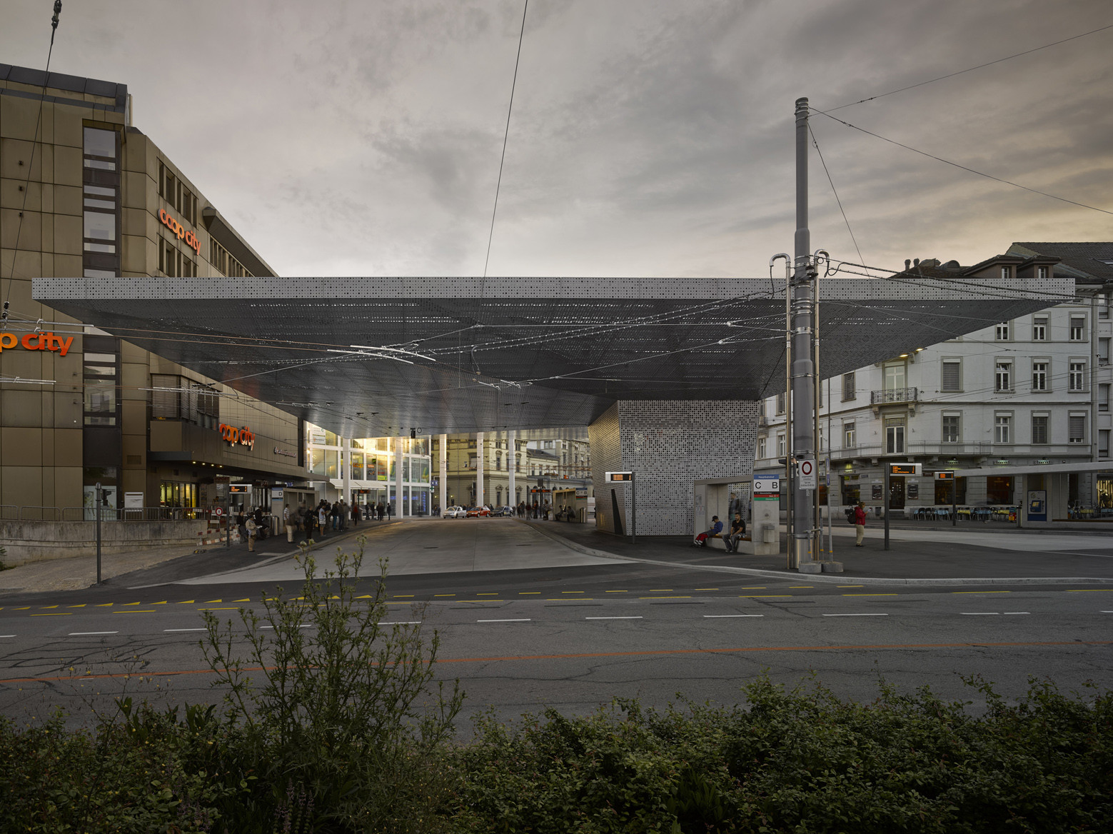Rethinking the architecture of Bus Stands- Sheet9