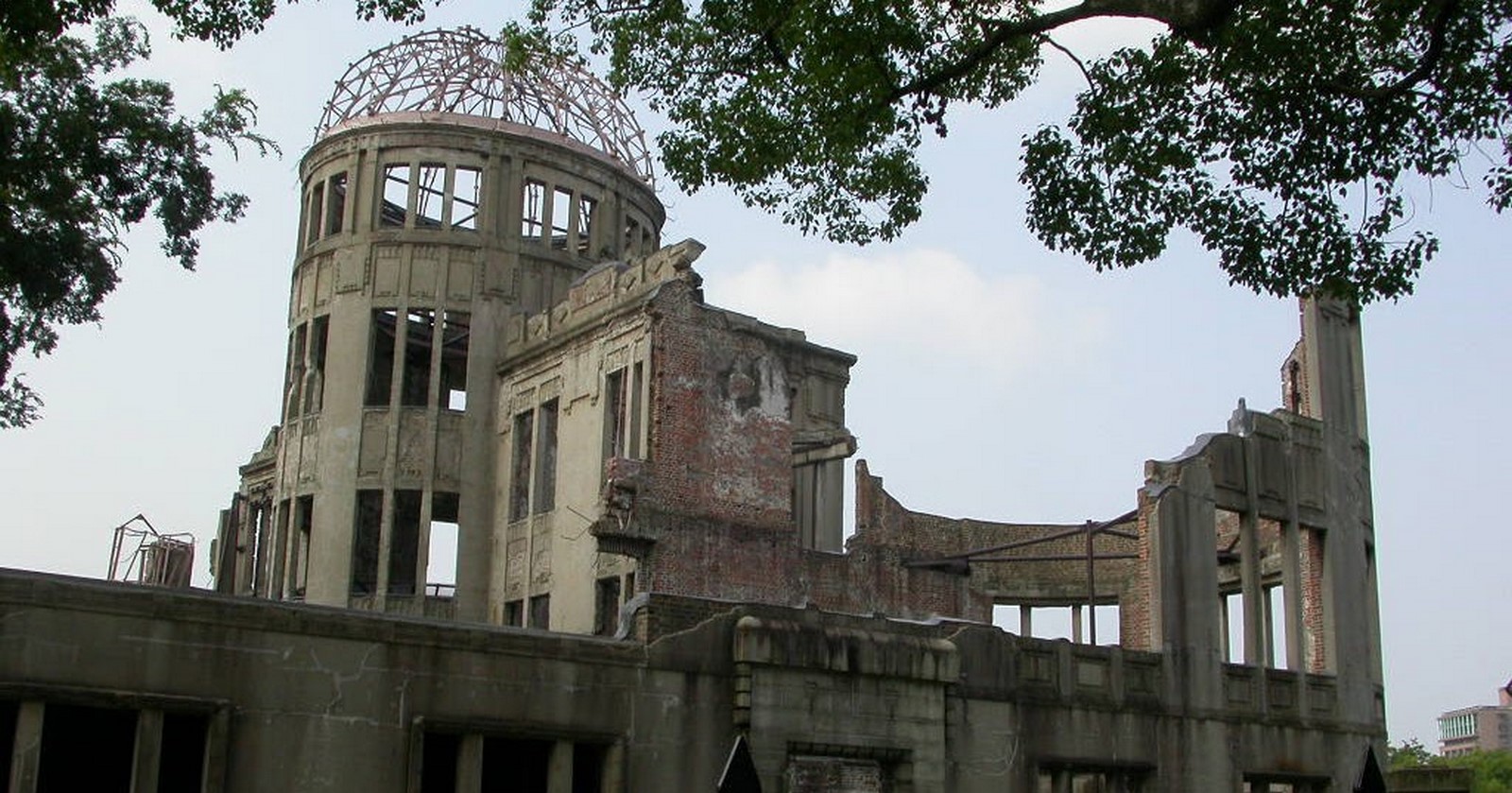 Hiroshima peace Center and memorial park by Kenzo Tange: Symbolizing devotion to peace - Sheet4