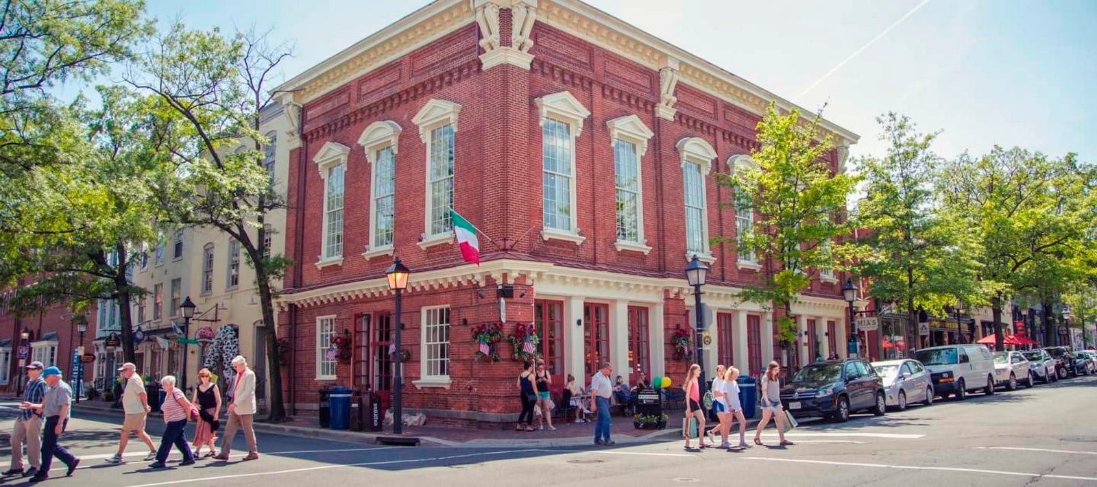 10 things to remember when designing Retail street - Sheet7