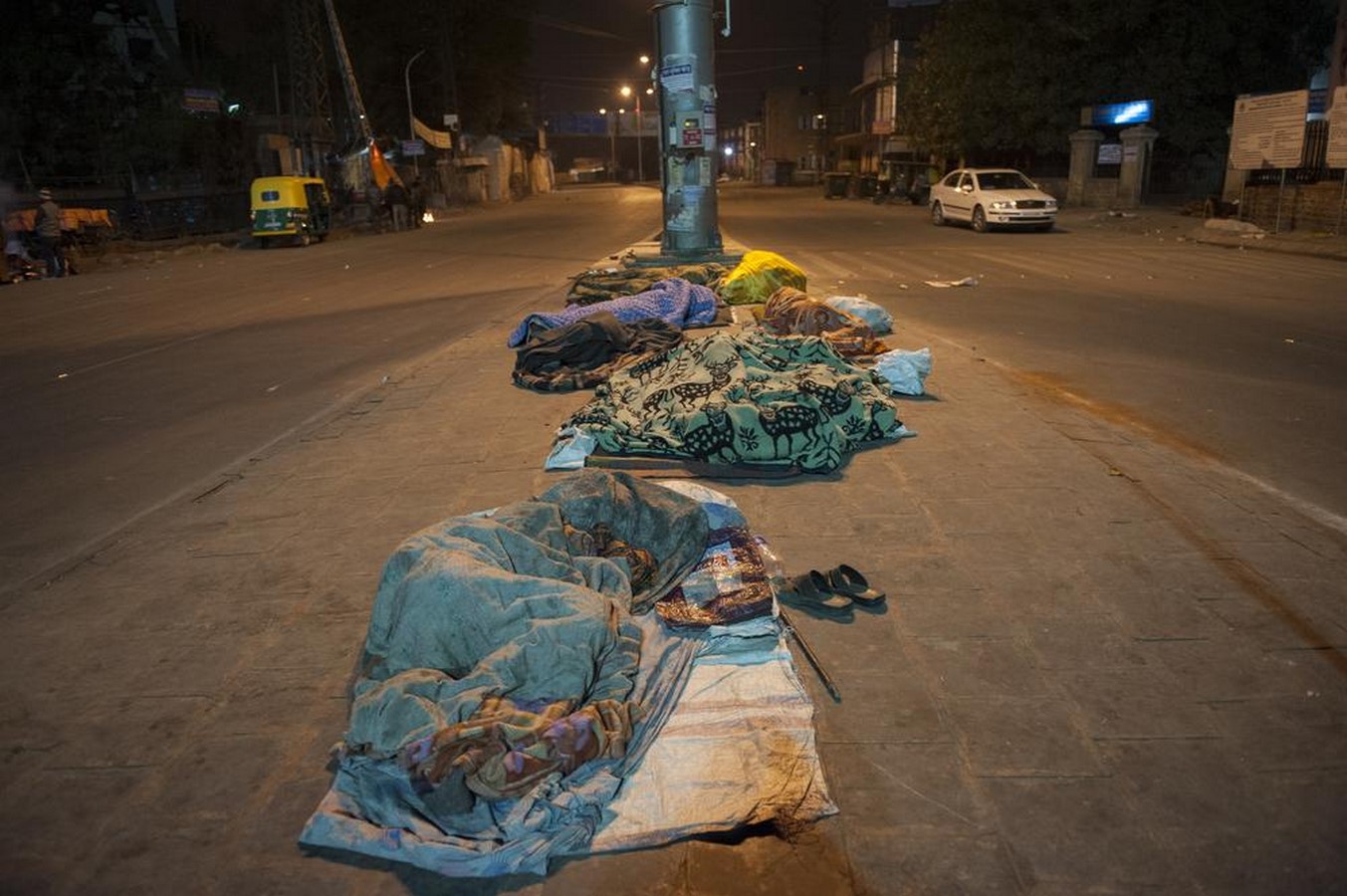 Hostile Architecture in India: Literally Fighting Poverty - Sheet5
