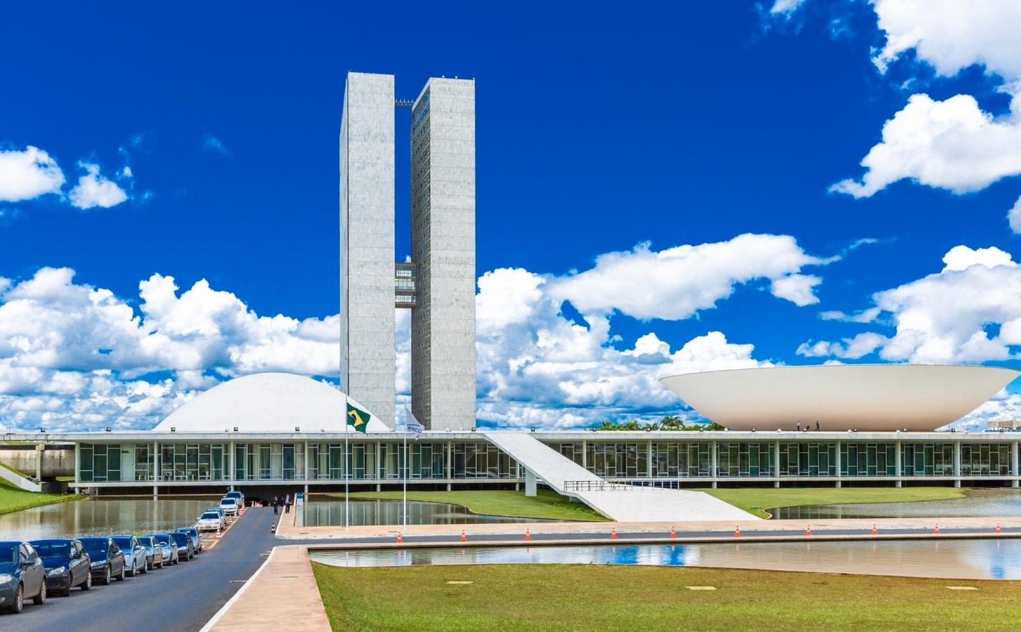 National Congress of Brazil by Oscar Niemeyer: Face of Brazilian Architecture - Sheet2