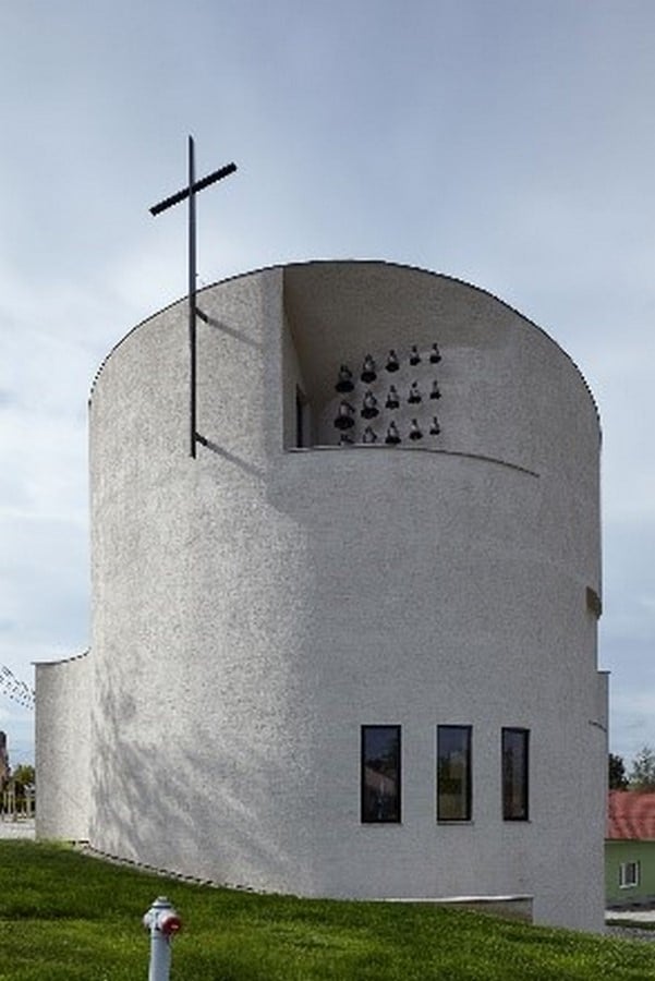 10 Amazing and innovative modern church designs