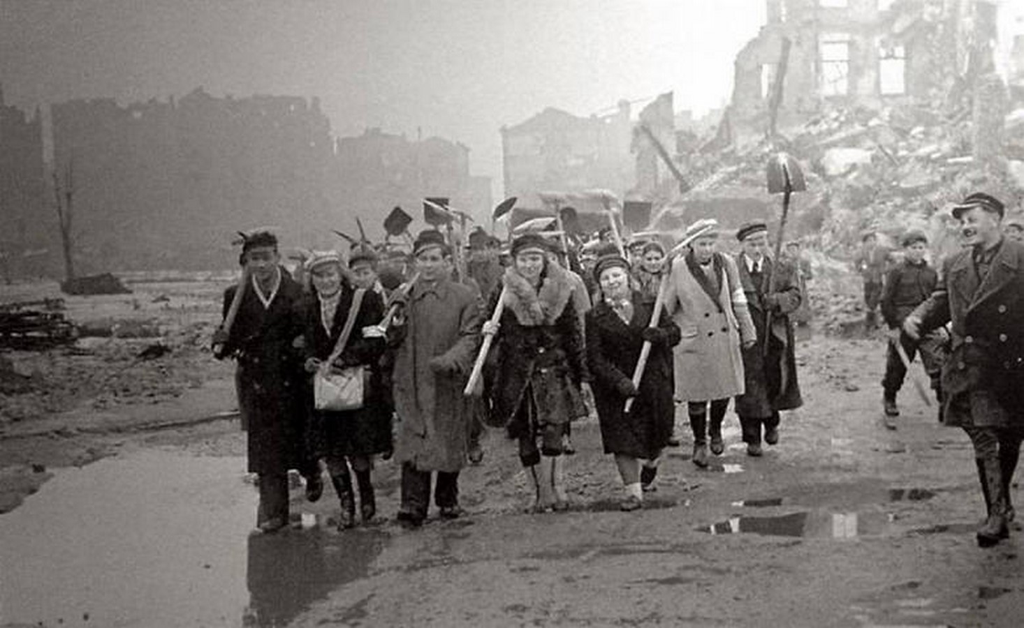 The Resurrection of Warsaw after the II World War - Sheet1