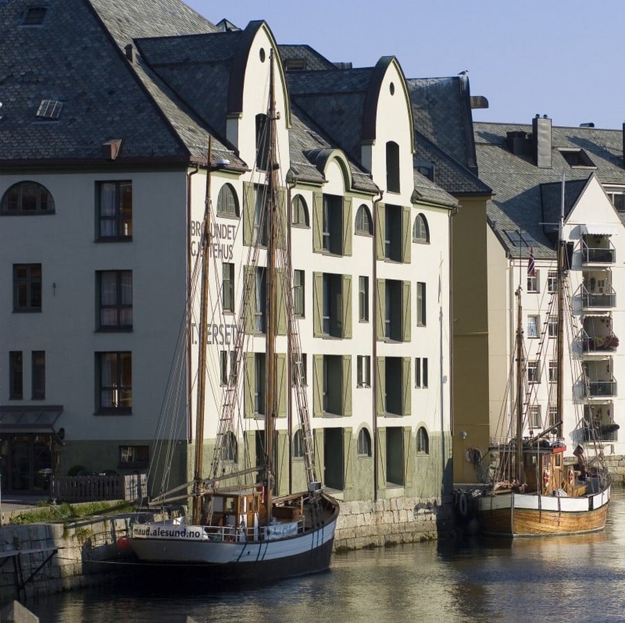 Snøhetta- 10 Iconic Hospitality Projects