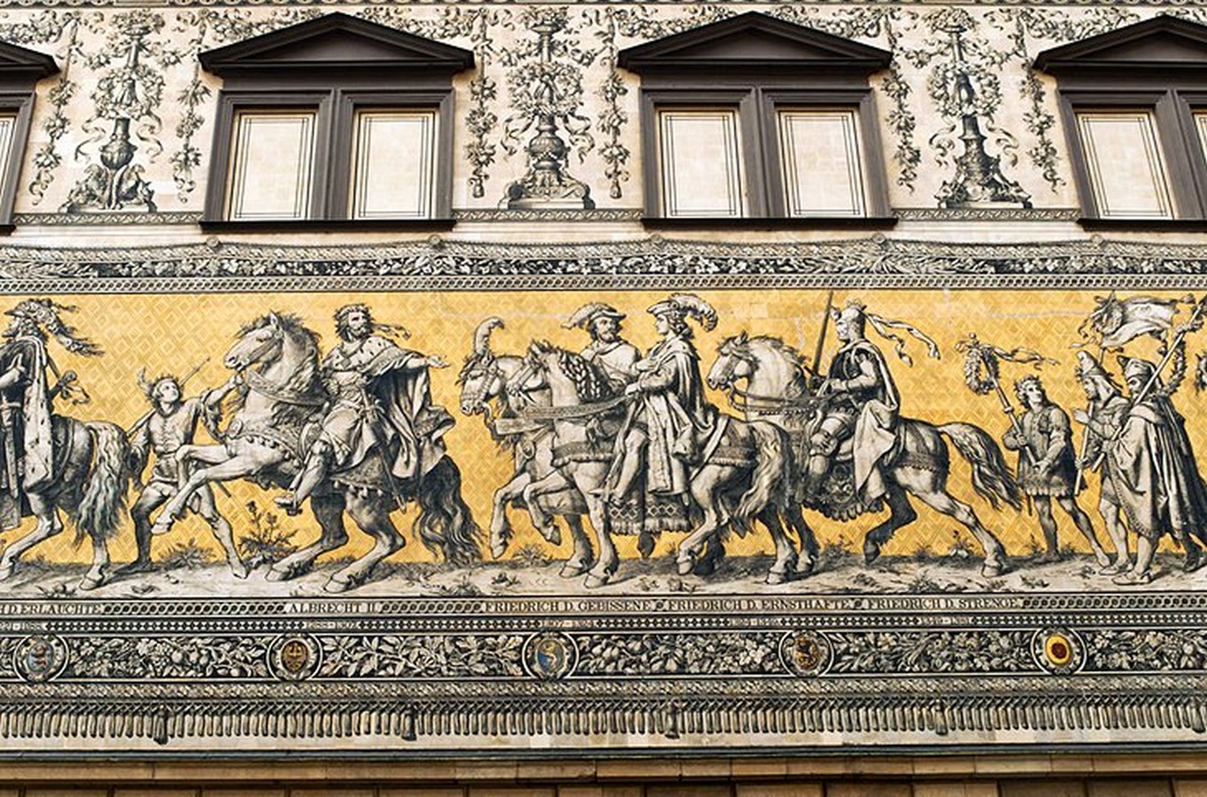Dresden georgentor procession of princes ©www.planetware.com