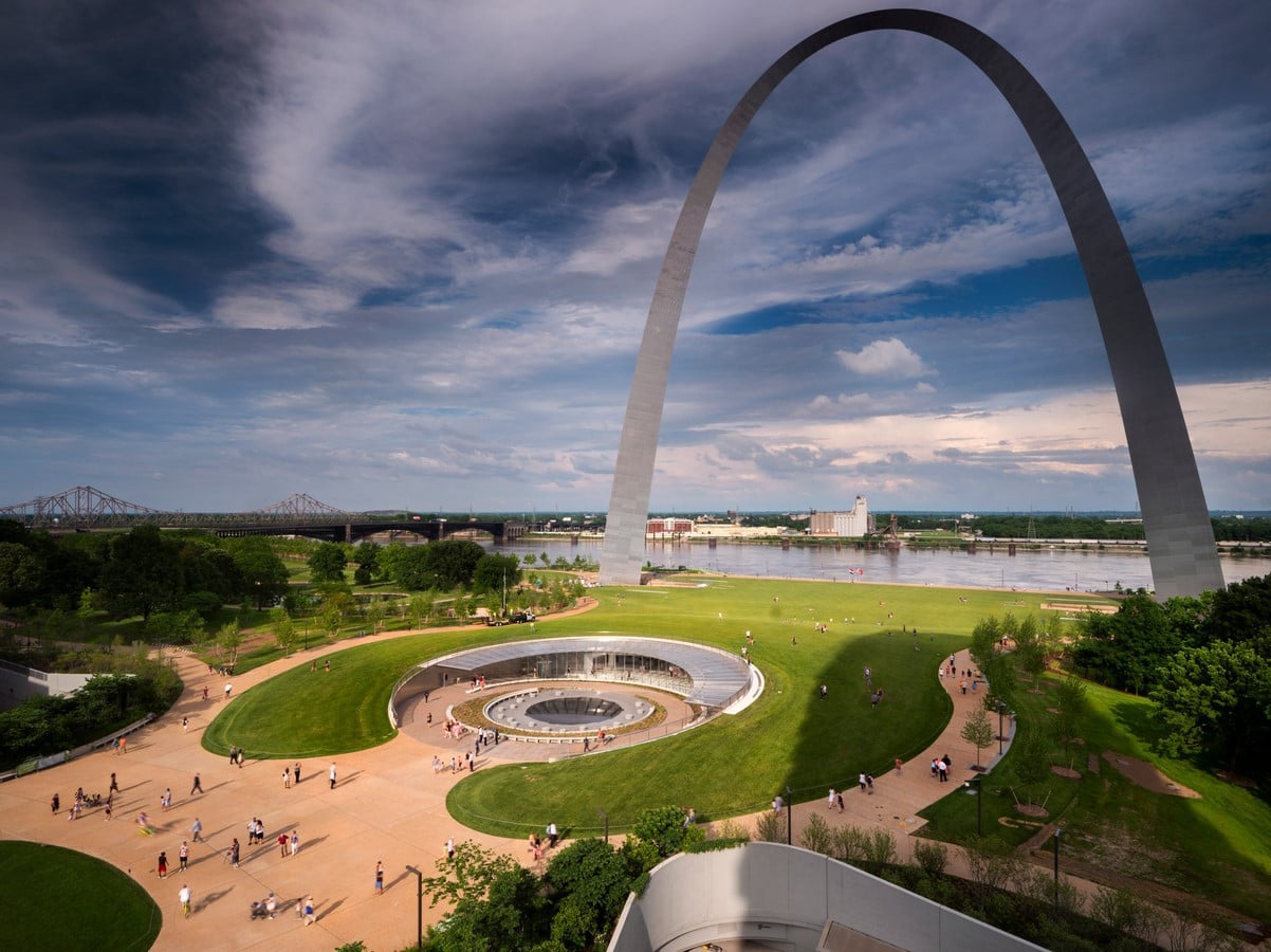 The Gateway Arch by Eero Saarinen: World's tallest Arch - Sheet2