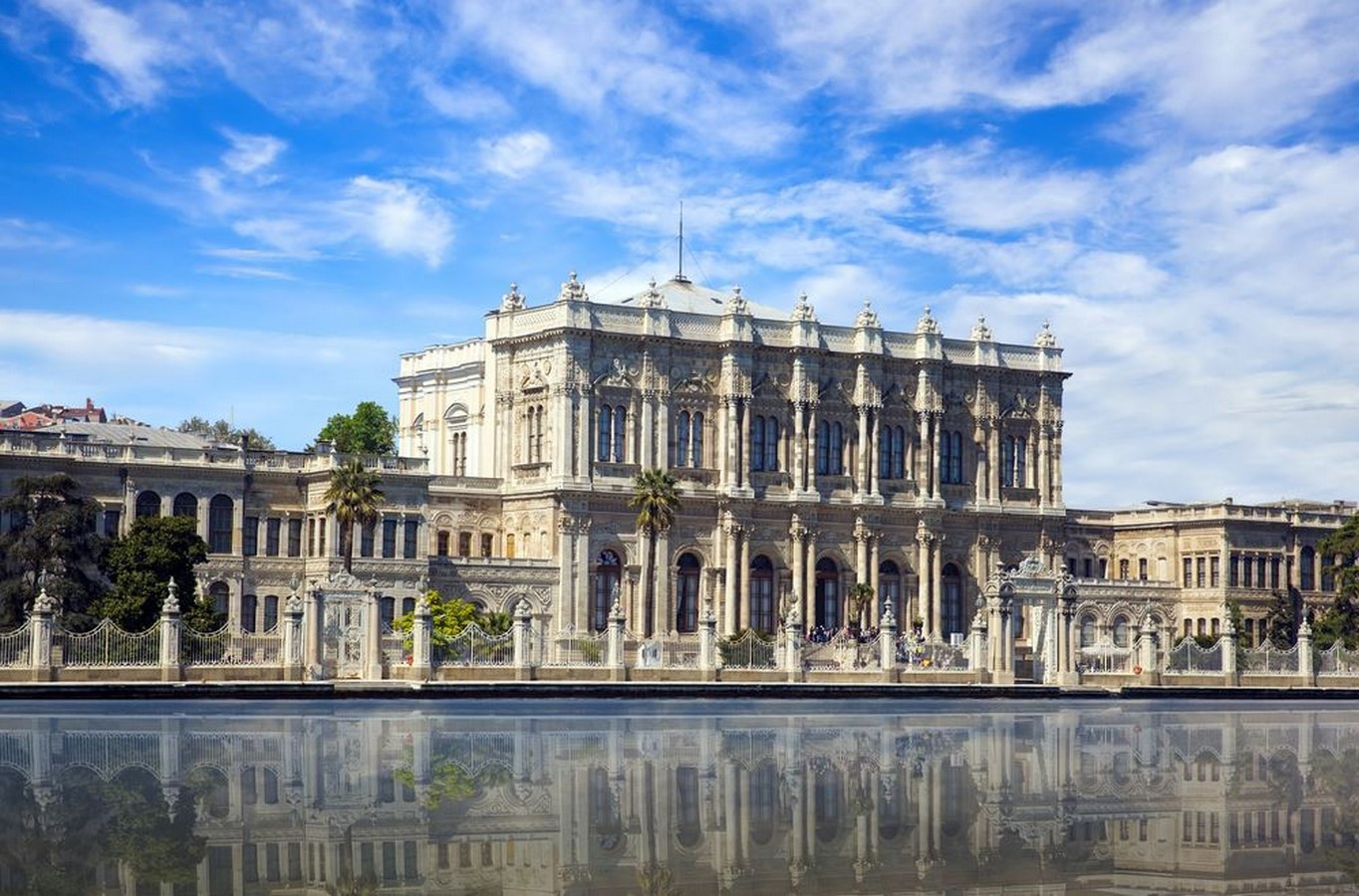Dolmabahçe Palace by Mihran Mesrobian: The flamboyant Palace - Sheet3