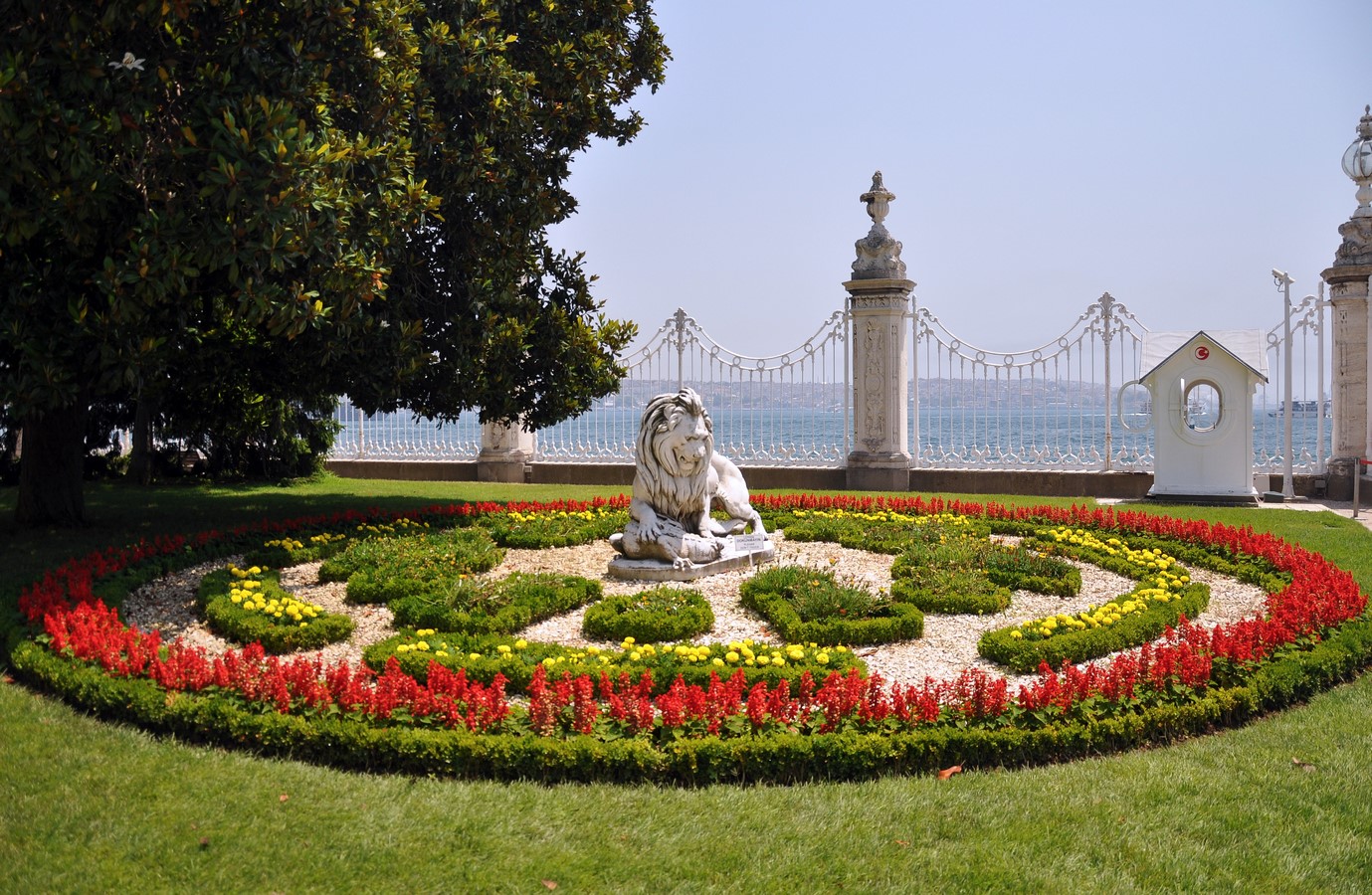 Dolmabahçe Palace by Mihran Mesrobian: The flamboyant Palace - Sheet6