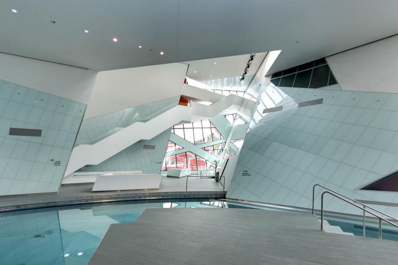 Westside Shopping and Leisure Centre by Daniel Libeskind: Unification of commerce, culture and leisure - Sheet6