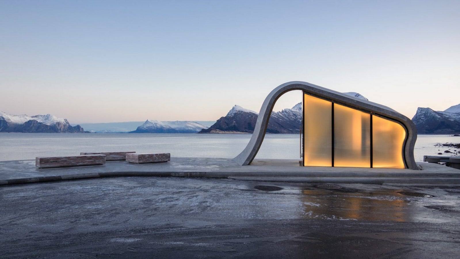 20 Innovative public washrooms around the world