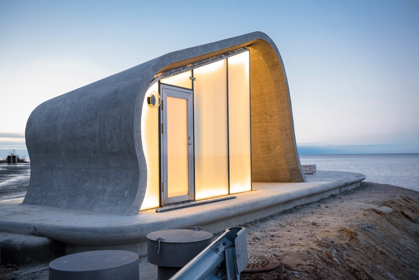 20 Innovative public washrooms around the world