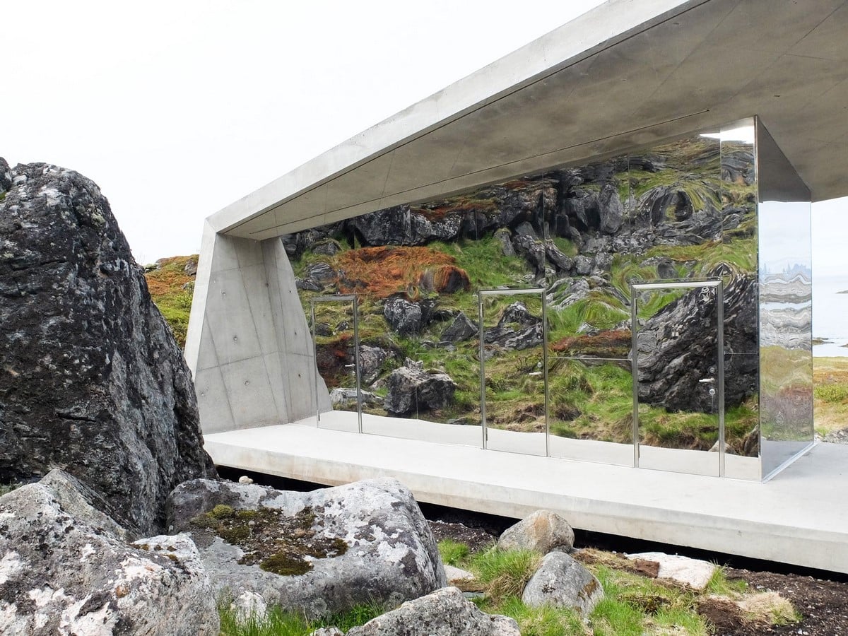 The delusive mirrored rest area in Northern Norway - Sheet2