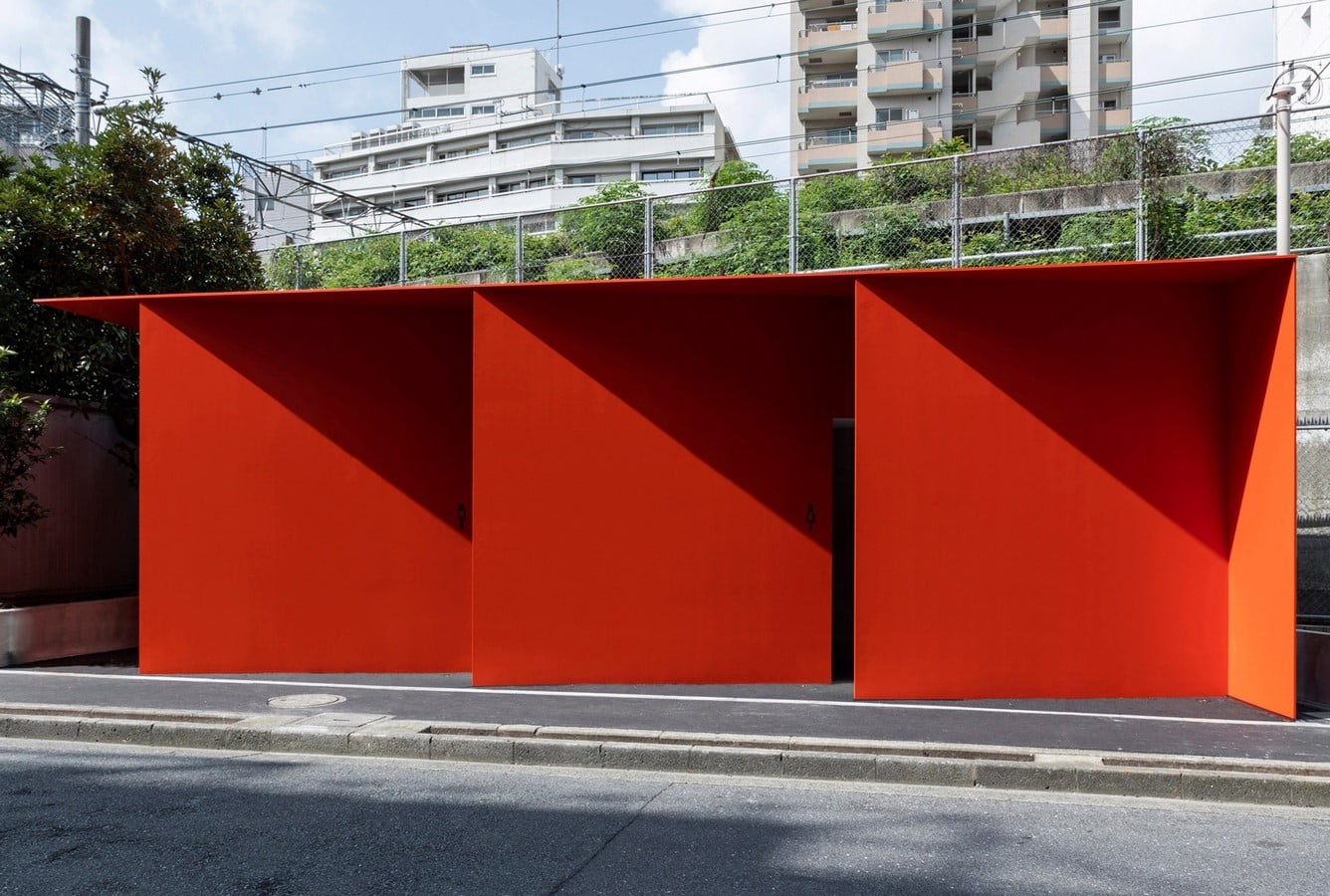 Nao Tamura's all-red restroom - Sheet2