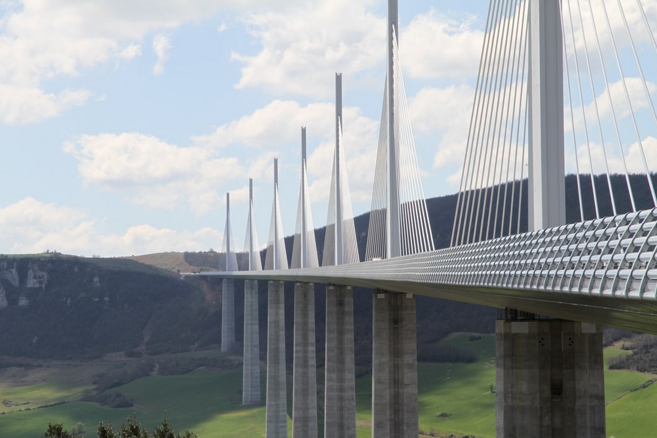 10 Things about you did not know about Viaduc de Millau, France - Sheet9