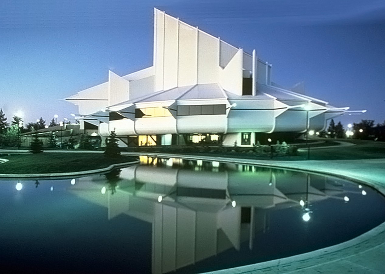Douglas Cardinal Architect Inc.- 15 Iconic Projects