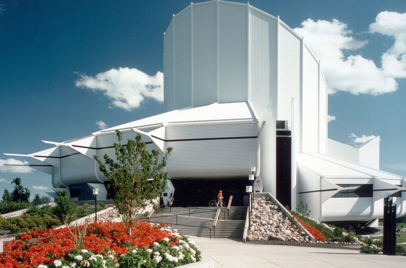 Douglas Cardinal Architect Inc.- 15 Iconic Projects