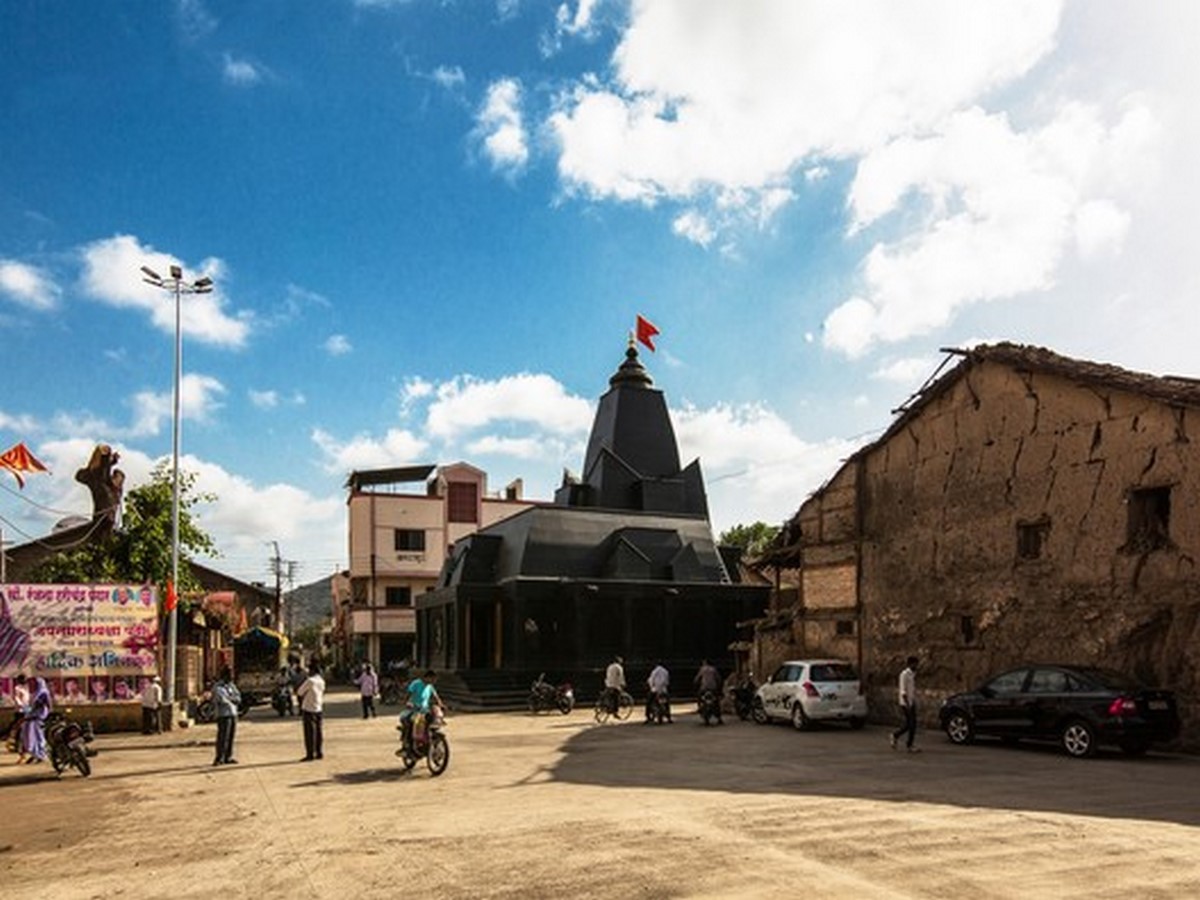 Maruti Mandir by Shailesh Devi: At the Centre of the Village - Sheet3